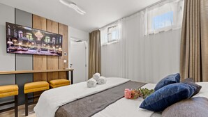 Safe på rommet, reiseseng for barn, wi-fi (inkludert) og sengetøy