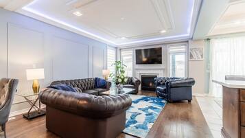 Smart TV, fireplace, table tennis