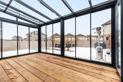Spacious 5-bedroom villa with WiFi and AC in amazing Niagara Falls