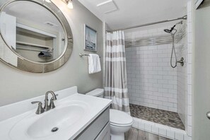 Een douche, handdoeken