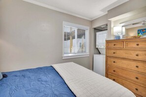 2 slaapkamers, een strijkplank/strijkijzer, gratis wifi, beddengoed