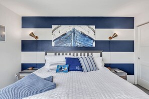 Skrivebord, wi-fi (inkludert) og sengetøy