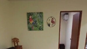 Family Apartment, Balcony | Living area | 32-inch flat-screen TV with cable channels - Posada Hosanna (San Andrés)