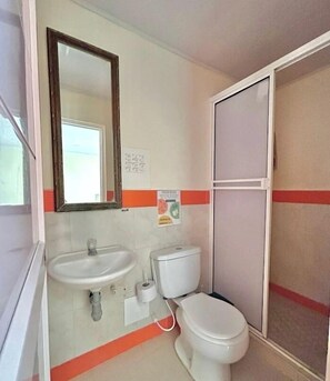 Family Apartment, Balcony | Bathroom - Posada Hosanna (San Andrés)