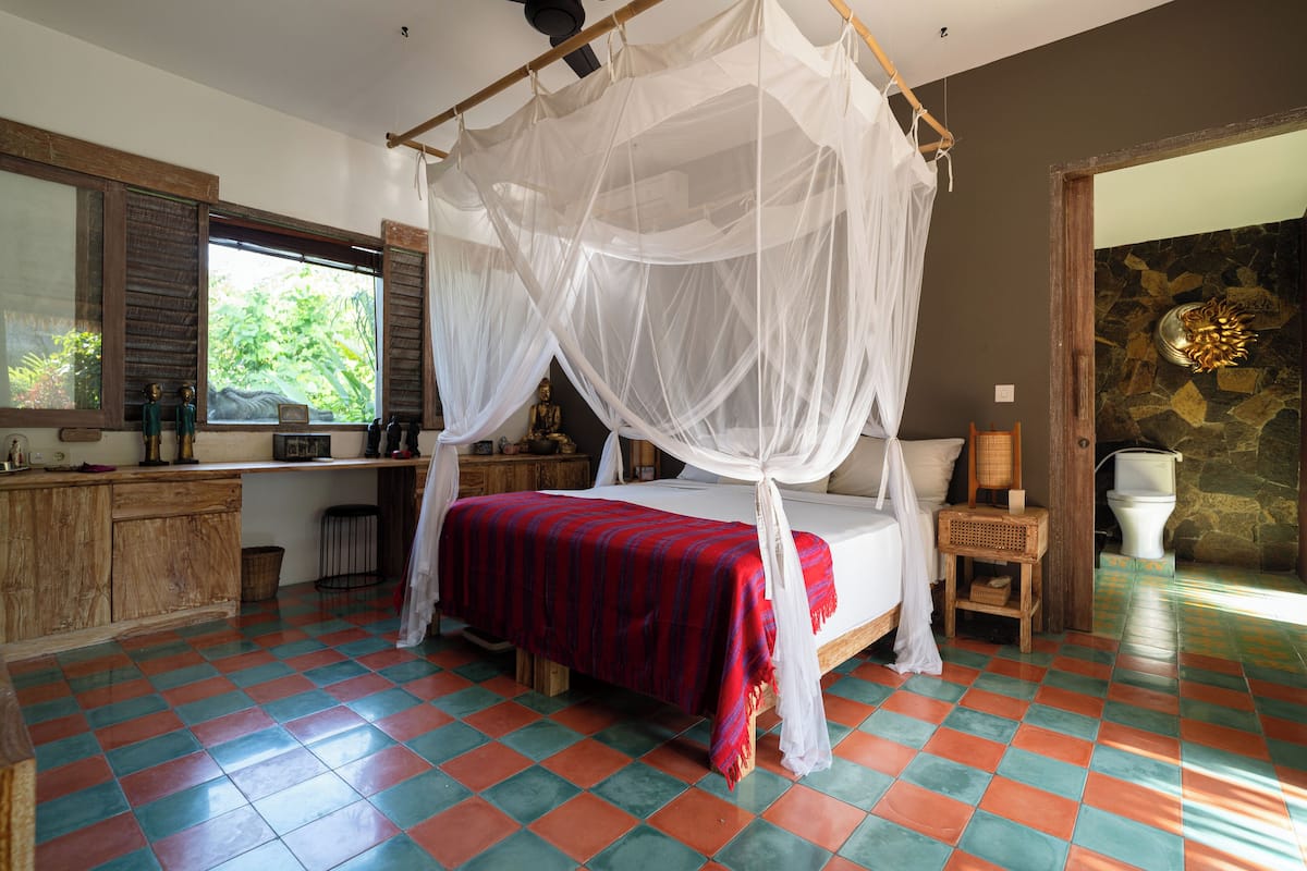 In-room safe, iron/ironing board, free WiFi