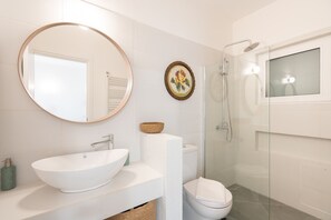 Shower, hair dryer, towels, soap - 1BR Next to Metro | Modern Comfort (Athens)