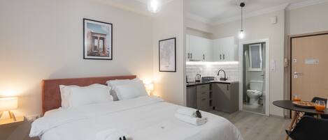 1 dormitori, planxa i posts de planxar, wifi gratuïta i roba de llit