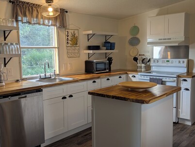 The Bunkhouse Hawley - Close to Lancium AI & Anson