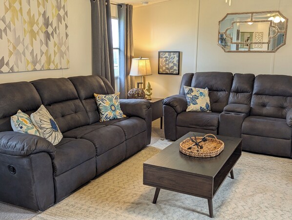 Living area - The Bunkhouse Hawley - Close to Lancium AI & Anson (Hawley)