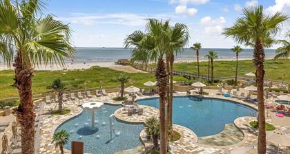 Beachfront! Coastal Designer Glam with Resort Amenities. Private Balcony & Grill