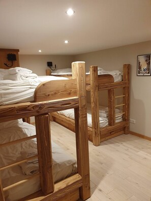 4 soverom og strykejern/-brett