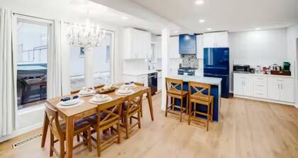 The luxurious Jackass Manor