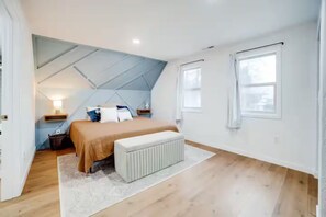 4 habitaciones, tabla de planchar con plancha, wifi y ropa de cama 