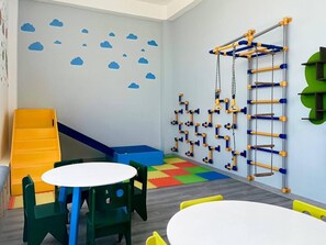 Children's area - Nice minimalist apartment with city view (Quito)