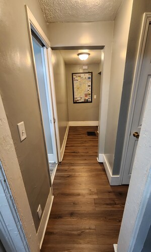 Clean 2-bedroom apartment with WiFi, located on the northwest side of Rockford.