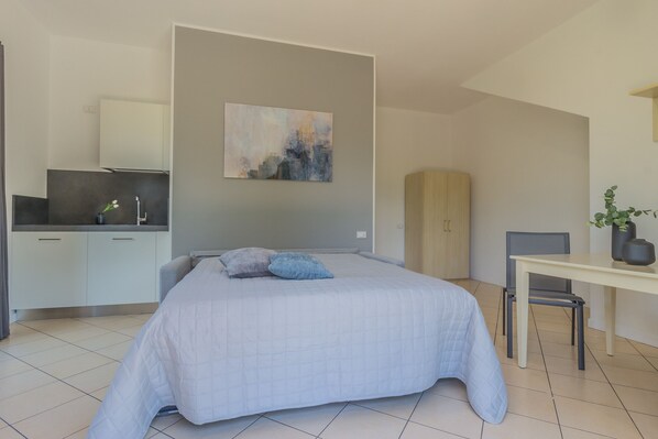 1 bedroom, free WiFi, bed sheets