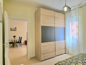 Fer et planche à repasser, Wi-Fi gratuit, draps fournis