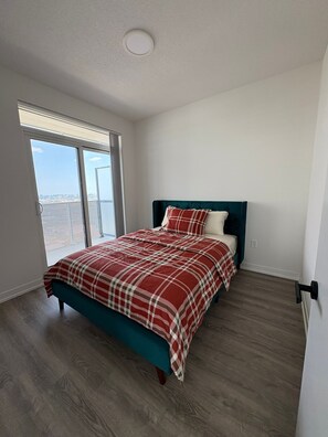 1 bedroom, iron/ironing board, WiFi - Cozy Condo in Downtown Vaughan (Vaughan)