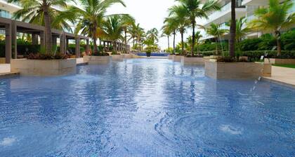 Elegant Beachfront Retreat – Morros Ultra
1BR | Sleeps 6 | Direct Beach Access