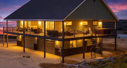 Brand-New Cabin by Scofield Reservoir—Kayaks, Fishing & EV Charger Included