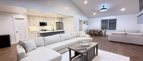 Smart TV, fireplace