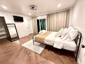 2 Schlafzimmer, Bügeleisen/Bügelbrett, Reisekinderbett, kostenloses WLAN