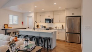 Coffee/tea maker, fridge, microwave, oven - Mountain View Lodge - Spacious Cabin Retreat with Hot Tub, (Scofield)