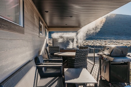 Outdoor dining. Mountain View Lodge - Spacious Cabin Retreat with Hot Tub,