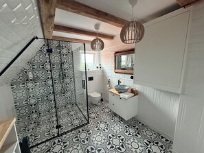 Shower, towels