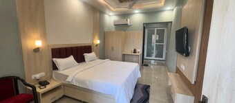 KANHA RETREAT - VRINDAVAN