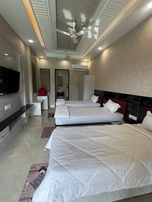 Desk, free WiFi, bed sheets