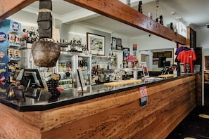 Bar (on property) - Bendemeer Hotel (Bendemeer)