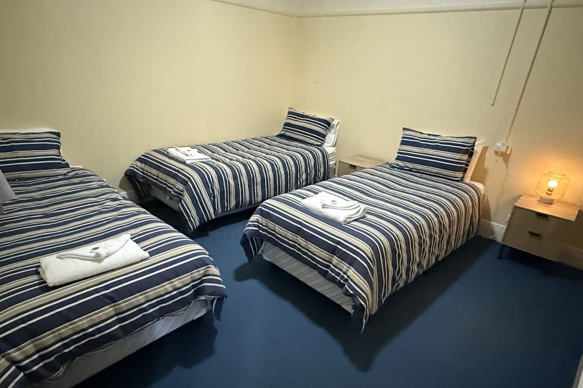 Basic Triple Room | Bed sheets