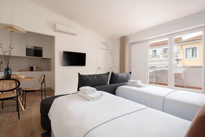 Free WiFi, bed sheets