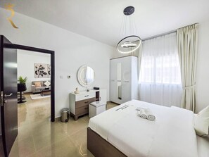 1 habitación, tabla de planchar con plancha, cuna de viaje y wifi 