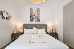 1 slaapkamer, een strijkplank/strijkijzer, wifi, beddengoed