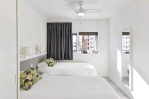 1 bedroom, iron/ironing board, free WiFi, bed sheets - Yumbo Center - Iguazu 1 Bedroom (Playa del Ingles)