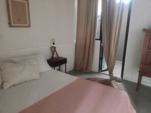 1 bedroom, WiFi, bed sheets