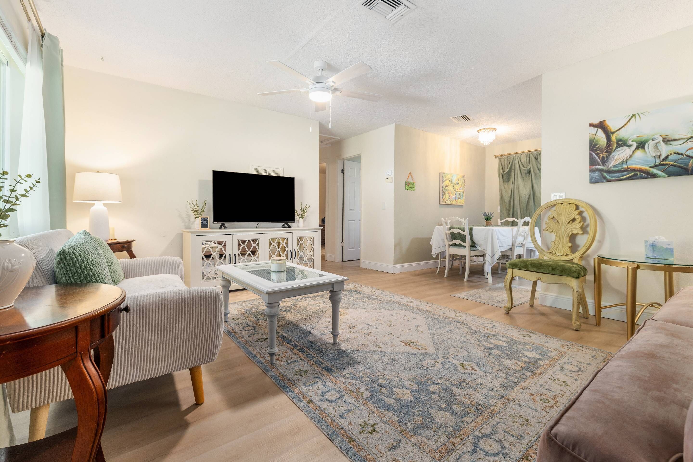 智能电视、立体声音响