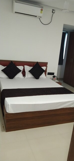 Deluxe Room | Desk, free WiFi - Hotel Joy Executive  (Pune)