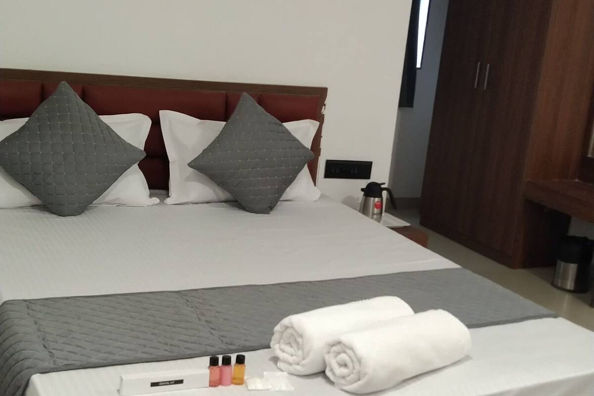 Superior Room, City View | Desk, free WiFi