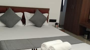 Superior Room, City View | Desk, free WiFi