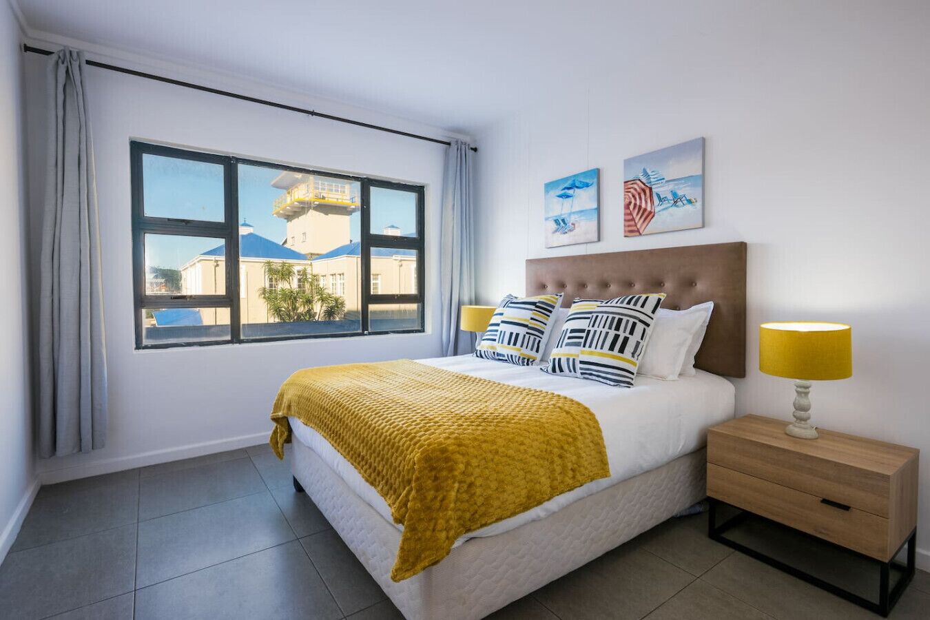 2 bedrooms, desk, iron/ironing board, WiFi