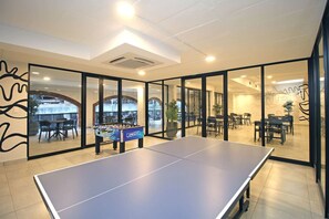 Game room - Luxury Studio 2345 in Circa (Illovo, Sandton)