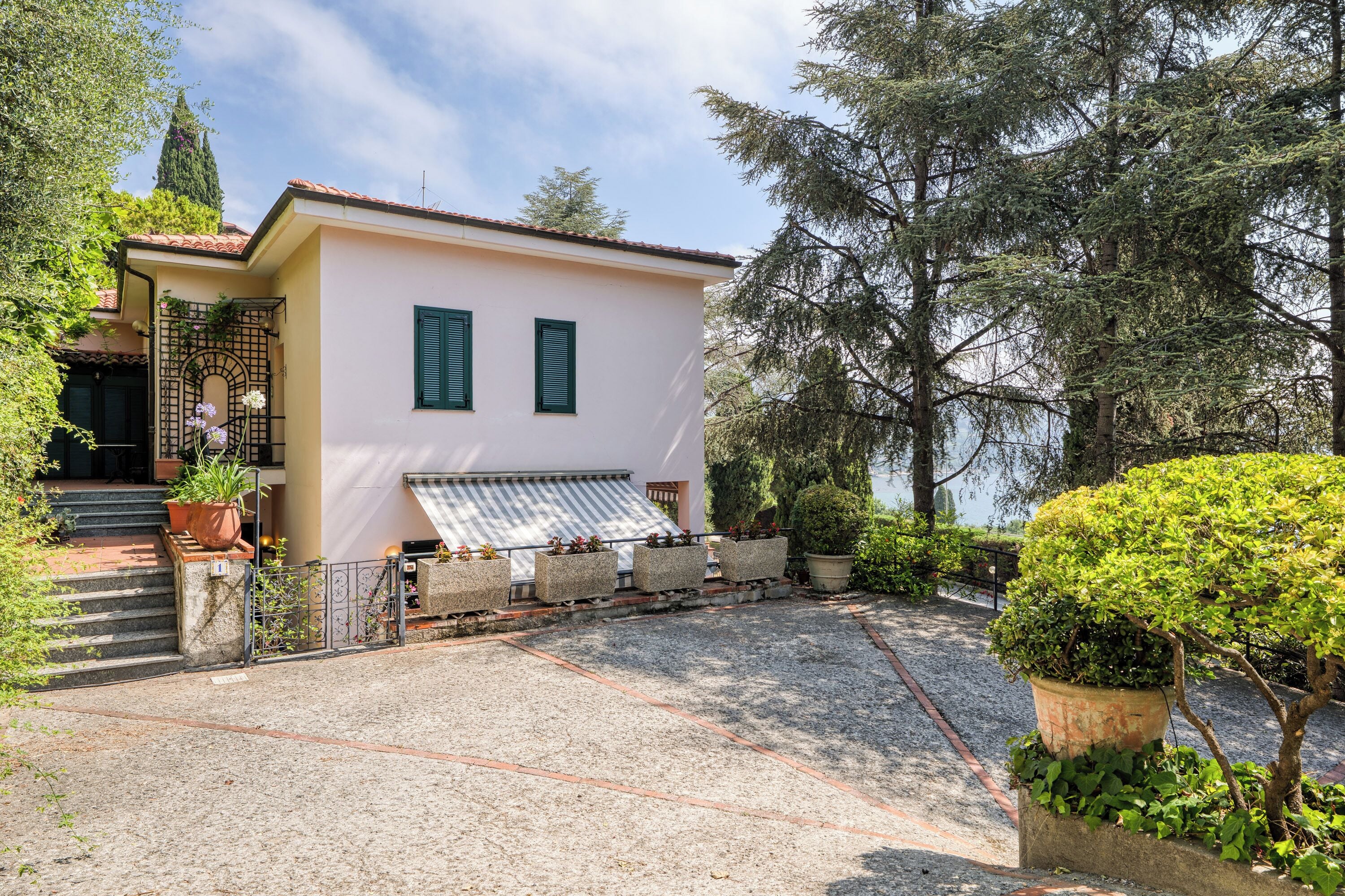 Standard Apartment, 2 Bedrooms, 2 Bathrooms (Hanbury Apt Pool And Sea) | Property grounds
