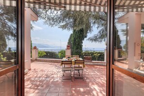 Standard Apartment, 2 Bedrooms, 2 Bathrooms (Hanbury Apt Pool And Sea) | Outdoor dining - Hanbury Apt Pool And Sea (Ventimiglia)