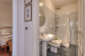 Standard-huoneisto, 2 makuuhuonetta, 2 kylpyhuonetta (Hanbury Apt Pool And Sea) | Kylpyhuone