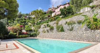 Hanbury Apt Pool And Sea