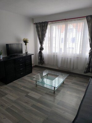 Smart TV - APART 1 located 100 m from the beach (Bray-Dunes)