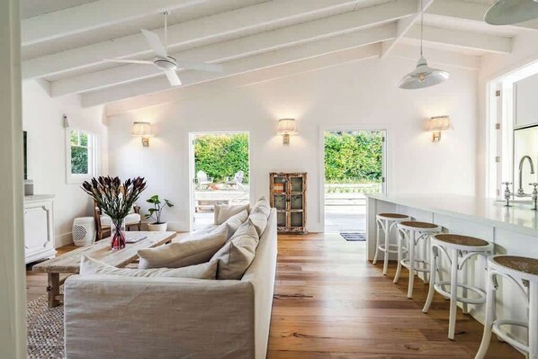 TV, fireplace, books, stereo